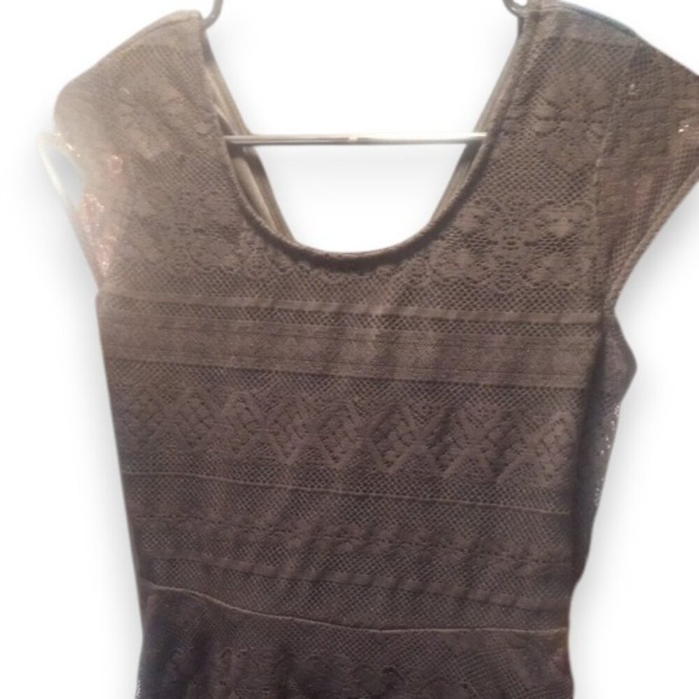 Xhilaration | Black Lace Dress | 17 PTP | Keyhole cutout | M